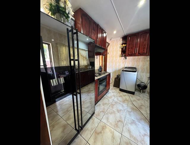 4 BEDROOM FREEHOLD FOR SALE IN BELLAIR